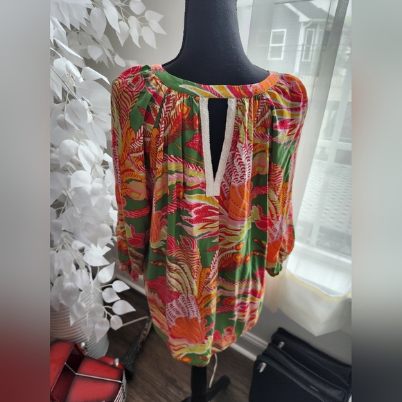 Crown & Ivy Vibrant Multicolor Floral Women's Tunic Top - Picture 4 of 6